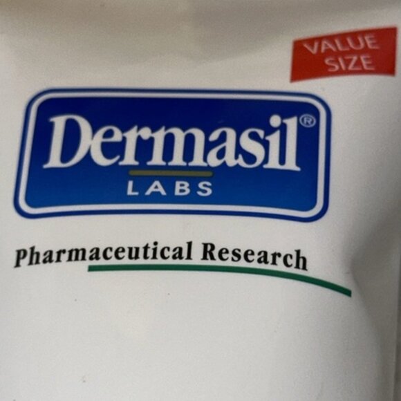 Dermasil Labs Sensitive Skin Lotion Lot of 5 -8 fl oz each - Picture 2 of 6